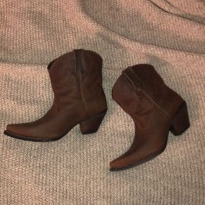 BRAND NEW Ariat Western Boots size 8.5.